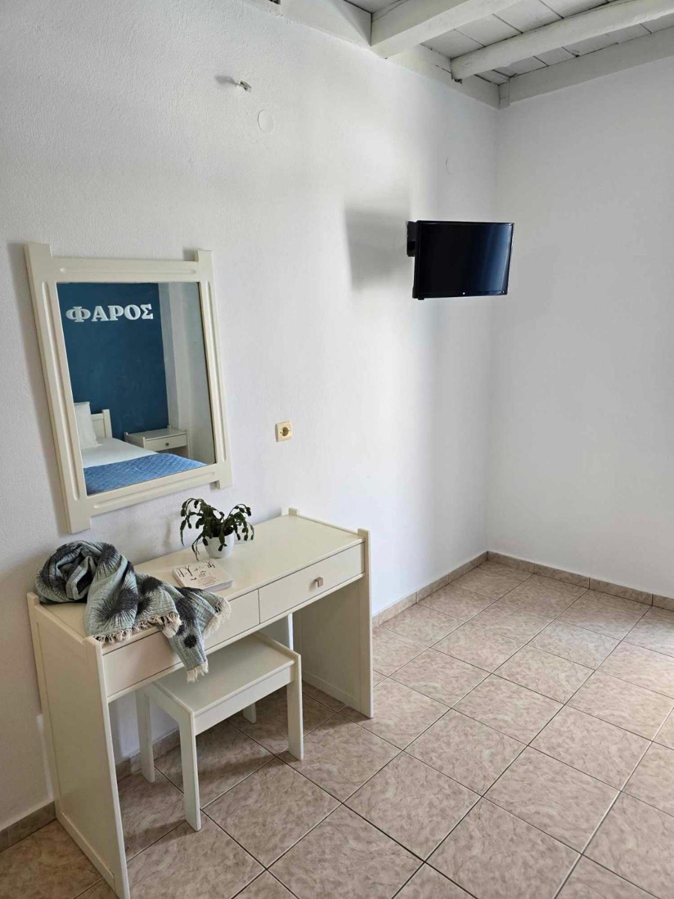 Faros Rooms Loutro Esterno foto